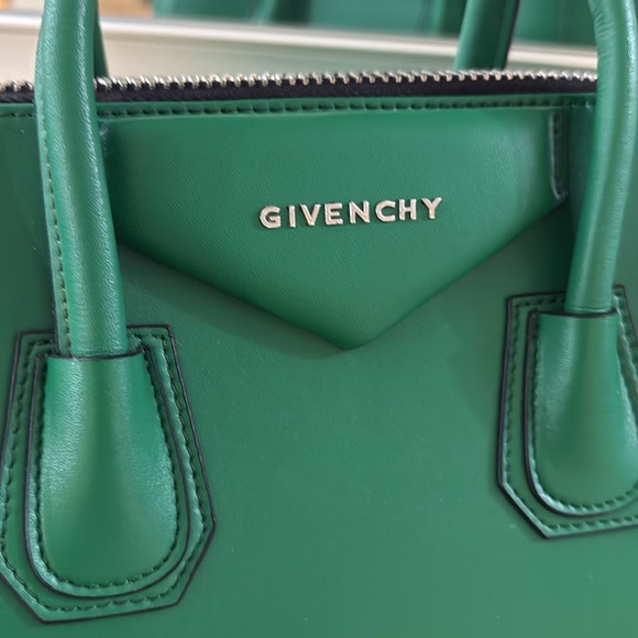 Givenchy ANTIGONA GREEN BAG - Picture 4 of 8
